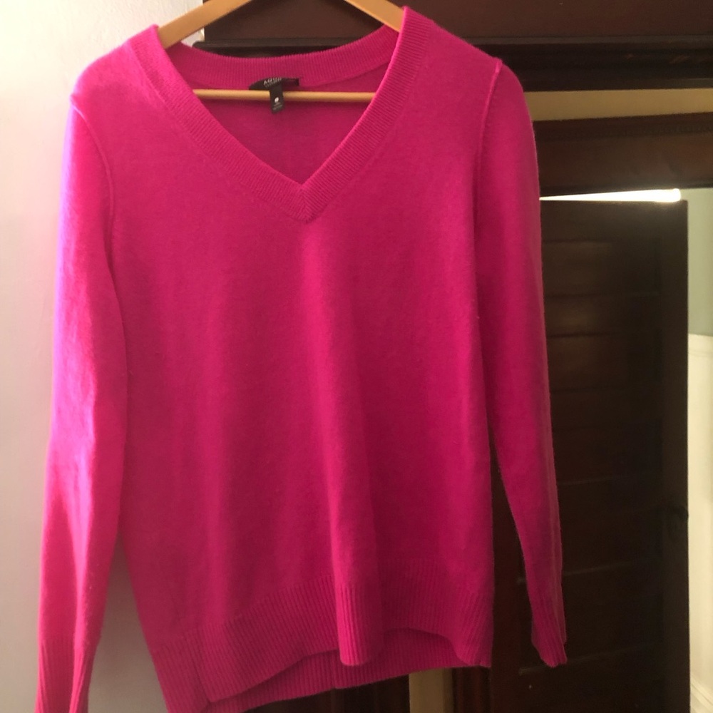 Aqua cashmere Women's V-Neck Sweater - Hot Pink